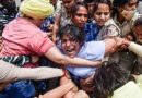 அகாடாவுக்கு வெளியே…