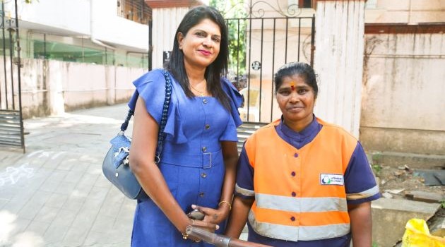 தன்னலமில்லா தூய்மை பணியாளர் பத்மாவுக்கு கடல் கடந்து தேடிவந்த கெளரவம்!