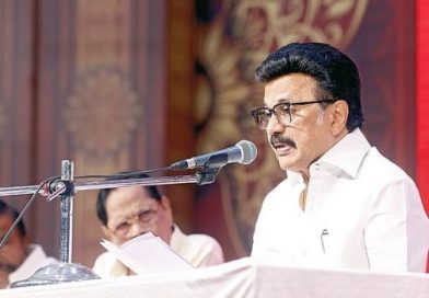 திமுக வேட்பாளர்கள் முழு பட்டியல்: மு.க.ஸ்டாலின் வெளியிட்டார்! திமுக வேட்பாளர்கள் முழு பட்டியல்: மு.க.ஸ்டாலின் வெளியிட்டார்!