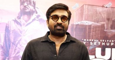 “ஸ்லம் டாக் 33 டெம்பிள் ரோட்’ இயக்குநர் பூரி ஜகன்நாத் ஒரு வரலாறு”: நாயகன் விஜய் சேதுபதி புகழாரம்! “ஸ்லம் டாக் 33 டெம்பிள் ரோட்’ இயக்குநர் பூரி ஜகன்நாத் ஒரு வரலாறு”: நாயகன் விஜய் சேதுபதி புகழாரம்!