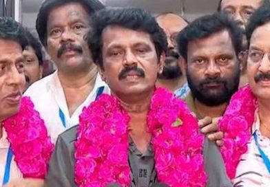 தென்னிந்திய திரைப்பட எழுத்தாளர்கள் சங்கத்தின் தலைவர் ஆனார் இயக்குநர் சேரன்! தென்னிந்திய திரைப்பட எழுத்தாளர்கள் சங்கத்தின் தலைவர் ஆனார் இயக்குநர் சேரன்!