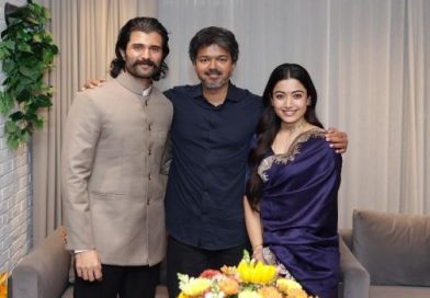 முதல்வர் ஜோசப் விஜய்யை சந்தித்த விஜய் தேவரகொண்டா – ராஷ்மிகா மந்தனா நட்சத்திர தம்பதி! முதல்வர் ஜோசப் விஜய்யை சந்தித்த விஜய் தேவரகொண்டா – ராஷ்மிகா மந்தனா நட்சத்திர தம்பதி!